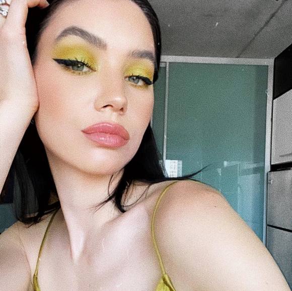 Meet your Posher, Robyn - Picture 1 of 1